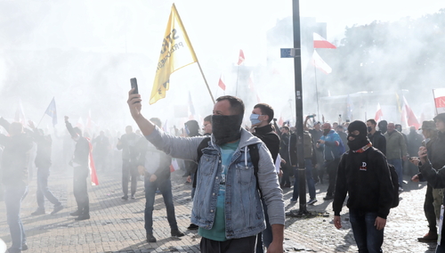 "Jesteśmy mądrym narodem". Wiceminister zdrowia apeluje o zaprzestanie protestów