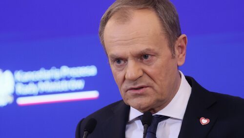 Warszawa, 15.01.2024. Premier Donald Tusk podczas konferencji prasowej w KPRM w Warszawie
