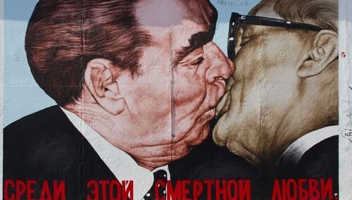 Prawy Sierpowy: Kim Oni są?