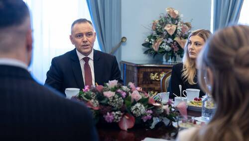 Karol Nawrocki na spotkaniu ws. sytuacji w schroniskach