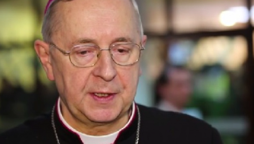 "Promocja homoseksualizmu, hedonizmu i rozwiązłości". Abp Gądecki mocno o serialach Netfliksa