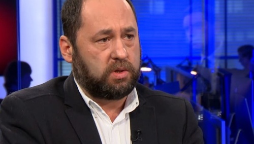 „Zagłada sama się zrobiła, a Polacy są winni?” Forum Żydów Polskich odpowiada Hartmanowi