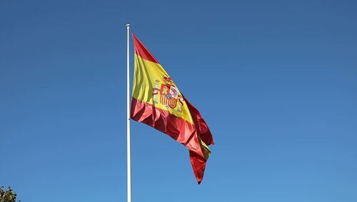 Hiszpański MSZ przestrzega turystów przed… Polską. „Kraj obarczony ogromnym ryzykiem”