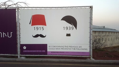 Billboard na rocznicę ludobójstwa Ormian.