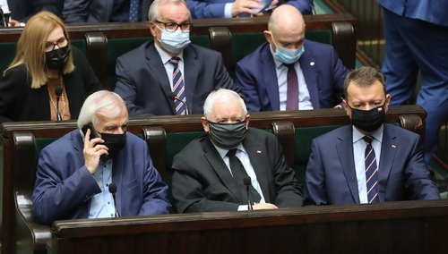 [NAJNOWSZY SONDAŻ] Zdecydowana przewaga PiS. W Sejmie znalazłoby się pięć partii