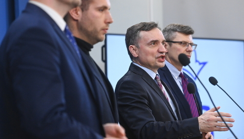 Zbigniew Ziobro z posłami Suwerennej Polski