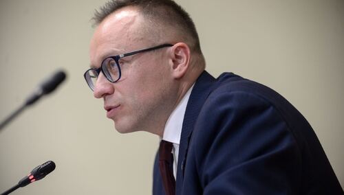 Warszawa, 19.01.2024. Były wiceminister aktywów państwowych Artur Soboń podczas posiedzenia sejmowej komisji śledczej