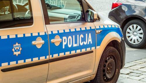 Libacja alkoholowa i gwałt na komendzie w Piasecznie? Kaczyński pyta o zmowę milczenia