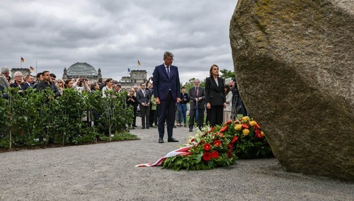 Minister kultury i dziedzictwa narodowego Hanna Wróblewska i pełnomocnik rządu Niemiec ds. kultury i mediów Wolfram Weimer