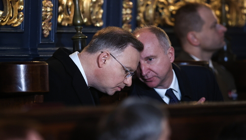 Prezydent Andrzej Duda i minister Wojciech Kolarski na pogrzebie Wandy Półtawskiej