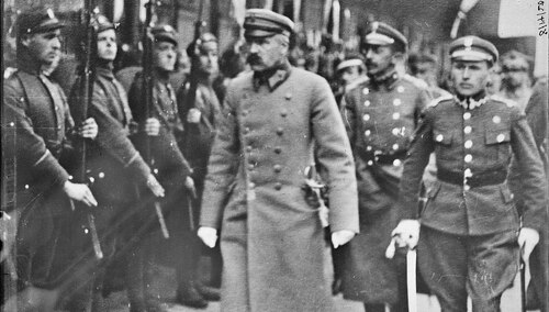 Józef Piłsudski. Przegląd oddziałów