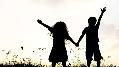 Dziewczynka i chłopiec. Ilustracja poglądowa