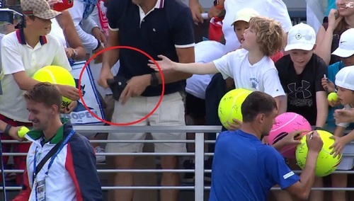 Incydent z chłopcem i biznesmenem