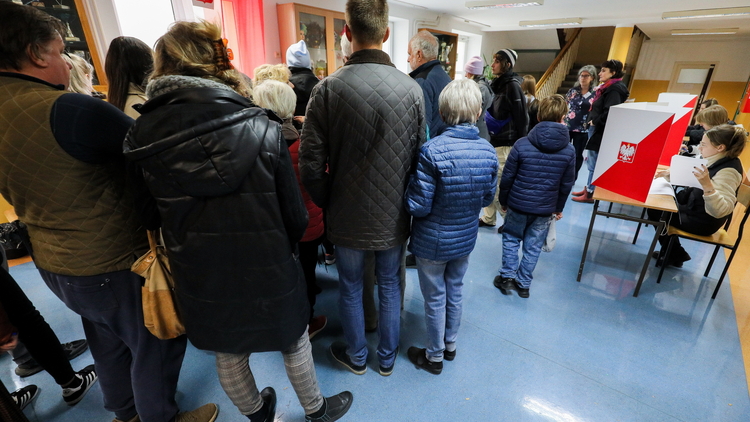 Jak głosowano w poszczególnych województwach? Pokazano mapę