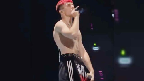 Mata podczas koncertu w Krakowie