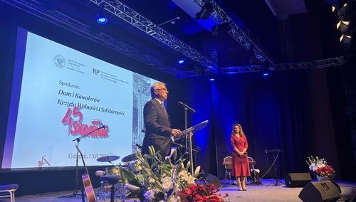 "Solidarność była i jest emanacją polskiego ducha narodowego". Spotkanie Dam i Kawalerów KWiS w Gdańsku