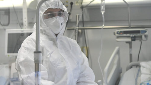 Zakażony poseł PiS jest w poważnym stanie. „Wyniki tomografii płuc są złe”