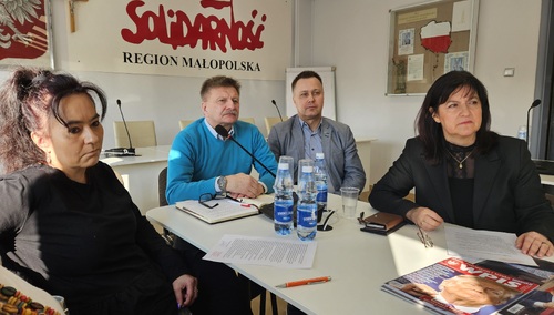 Spotkanie przedstawicieli zawodowych rodzin zastępczych z posłami