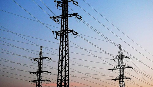 Maszt elektryczny – zdjęcie ilustracyjne