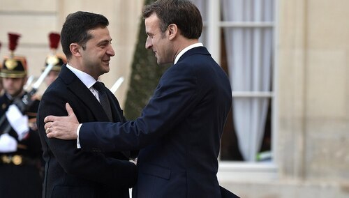 Prezydent Ukrainy Wołodymyr Zełenski i Francji Emmanuel Macron