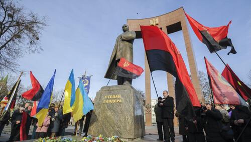 Pomnik Stepana Bandery we Lwowie