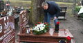 Grzegorz Adamowicz składa kwiaty na grobie Danuty Siedzikówny „Inki” 