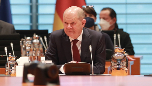 Scholz nie znalazł czasu na spotkanie z komisją obrony ws. broni dla Ukrainy. Zaproponowano termin… w połowie maja