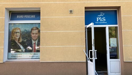 Zdewastowano biuro PiS