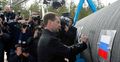 Dmitrij Miedwiediew przy rurze gazociągu Nord Stream