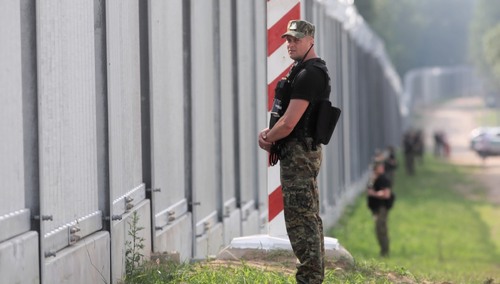 „Süddeutsche Zeitung” o zaporze na polsko-białoruskiej granicy: „Niebezpieczna i śmiertelna dla imigrantów”