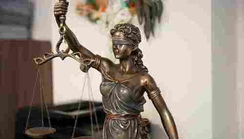 Śledztwo prokuratury nie potwierdziło doniesień "Gazety Wyborczej" ws. rodziny Morawieckich (zdj. ilustracyjne)