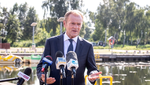 „Wyjdź do ludzi i powiedz, co masz zamiar z tym zrobić!”. Tusk zaapelował do Kaczyńskiego