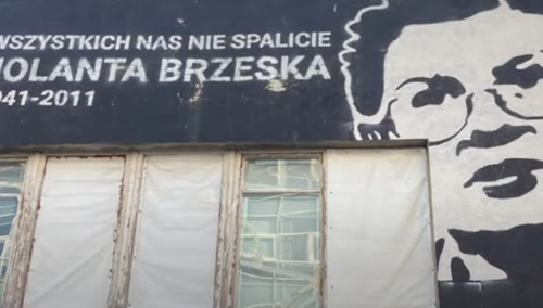 Mural na jednej z warszawskich kamienic autorstwa Adama Walasa