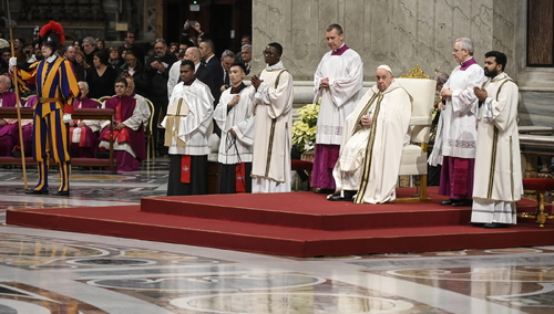 Papież Franciszek w czasie Mszy św. w uroczystość Objawienia Pańskiego