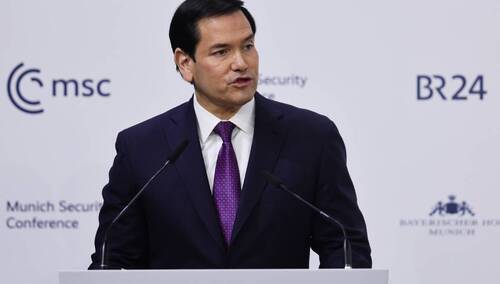 Amerykański sekretarz stanu Marco Rubio przemawia podczas Monachijskiej Konferencji Bezpieczeństwa