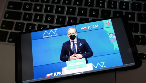 Wiemy, jakim preparatem zaszczepi się Minister Zdrowia