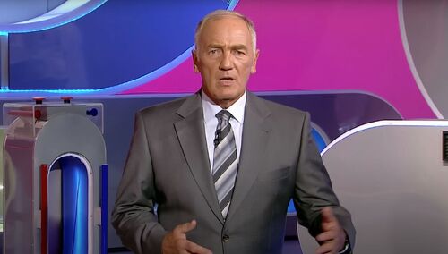 Teleturniej "Familiada", prowadzący Karol Strasburger