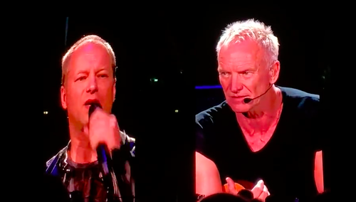 Sting przerwał koncert w Warszawie, by wygłosić przemówienie… o obronie demokracji. Zaprosił na scenę Stuhra [WIDEO]