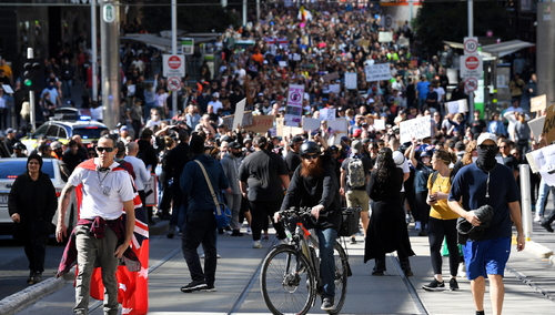 Australia: Mieszkańcy Melbourne protestują przeciw lockdownowi. Aresztowano ponad 200 osób