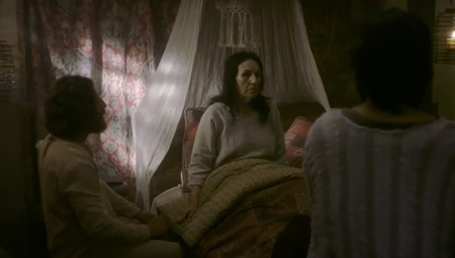 kadr z serialu "The Chosen" - Jezus uzdrawia teściową Szymona