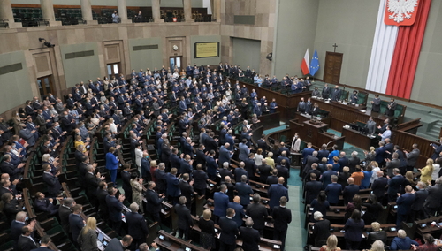 Sejm wznowił obrady. Będzie rozpatrywany wniosek o wotum nieufności wobec jednego z ministrów