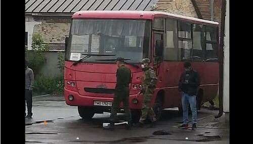 [video] Docierają do Mińska samolotami, koczują na ulicach. Tak wygląda przyjazd migrantów na Białoruś