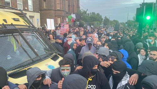 Zamieszki w Liverpoolu. 