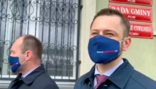 [Video] Posłowie opozycji pojechali do Pcimia. Takiej reakcji mieszkańców chyba się nie spodziewali