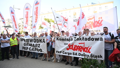 Pikieta Solidarności przed siedzibą spółki PKP Cargo