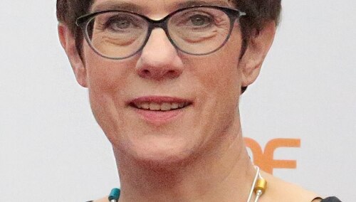  Annegret Kramp-Karrenbauer