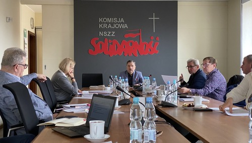 „Solidarność” o nowelizacji Nowego Ładu: Pełne składki zdrowotne dalej na barkach pracowników