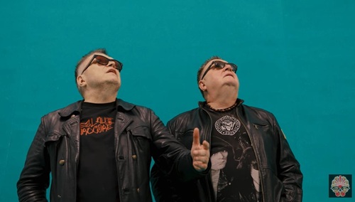 Muniek i Macio w piosence "Wolność"