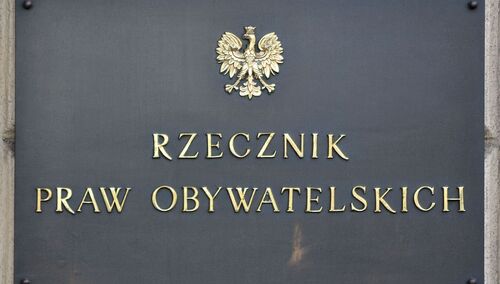 Tablica przy wejściu do siedziby Rzecznika Praw Obywatelskich