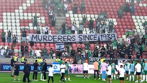 Skandaliczny transparent izraelskich kibiców